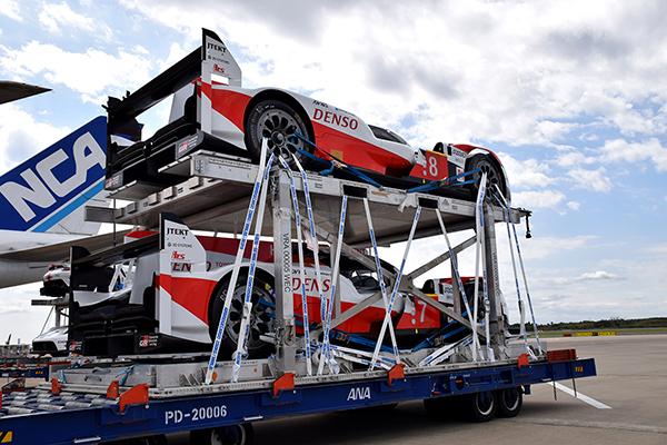 長旅を経て、TS050 HYBRIDが成田空港に到着！！