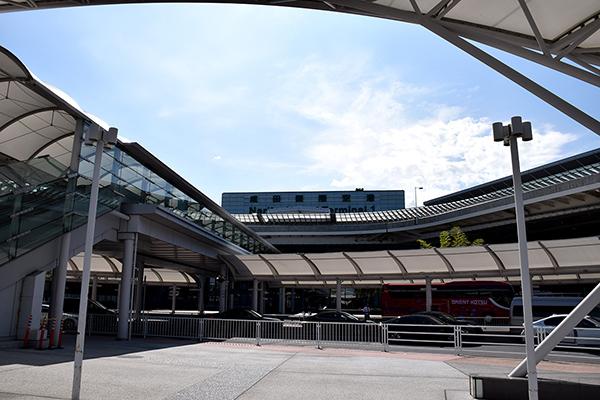 長旅を経て、TS050 HYBRIDが成田空港に到着！！