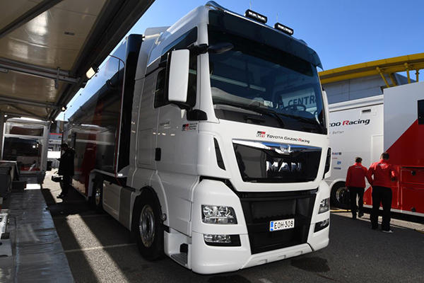 WRCチームのトランスポーター