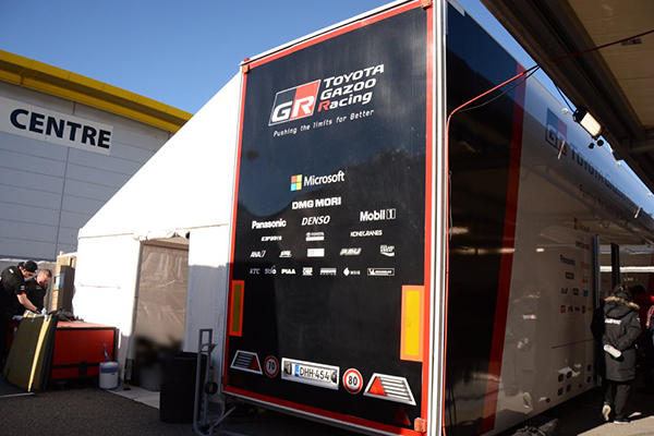 WRCチームのトランスポーター