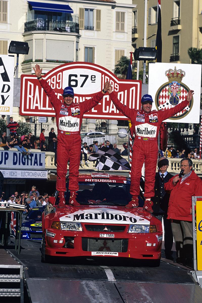 1999年 WRC開幕戦 ラリー・モンテカルロ／三菱 ランサーエボリューションⅥ（写真右がマキネン、左はコ・ドライバーのリスト・マニセンマキ）